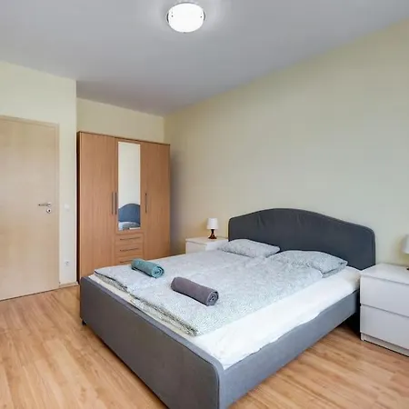 Corvin Corner Apartamento *